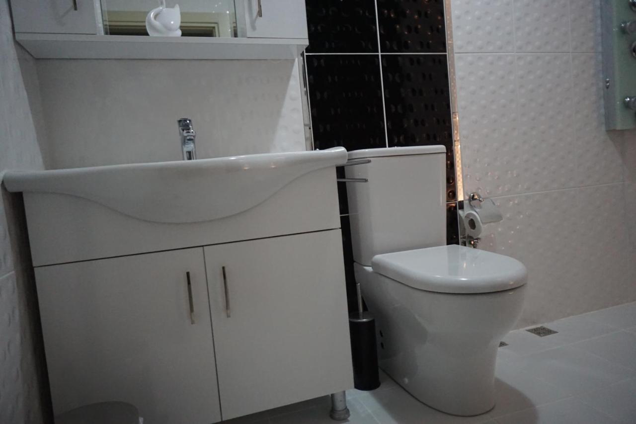 Flora Pansiyon Çıralı Apartamento Kemer Exterior foto