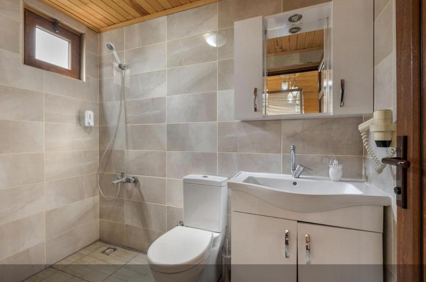 Flora Pansiyon Çıralı Apartamento Kemer Exterior foto