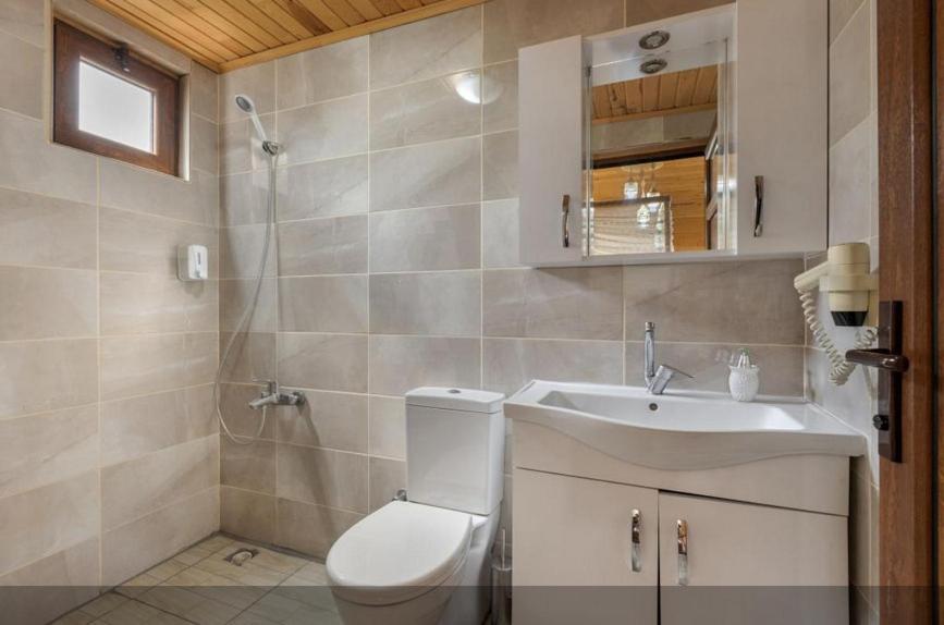 Flora Pansiyon Çıralı Apartamento Kemer Exterior foto