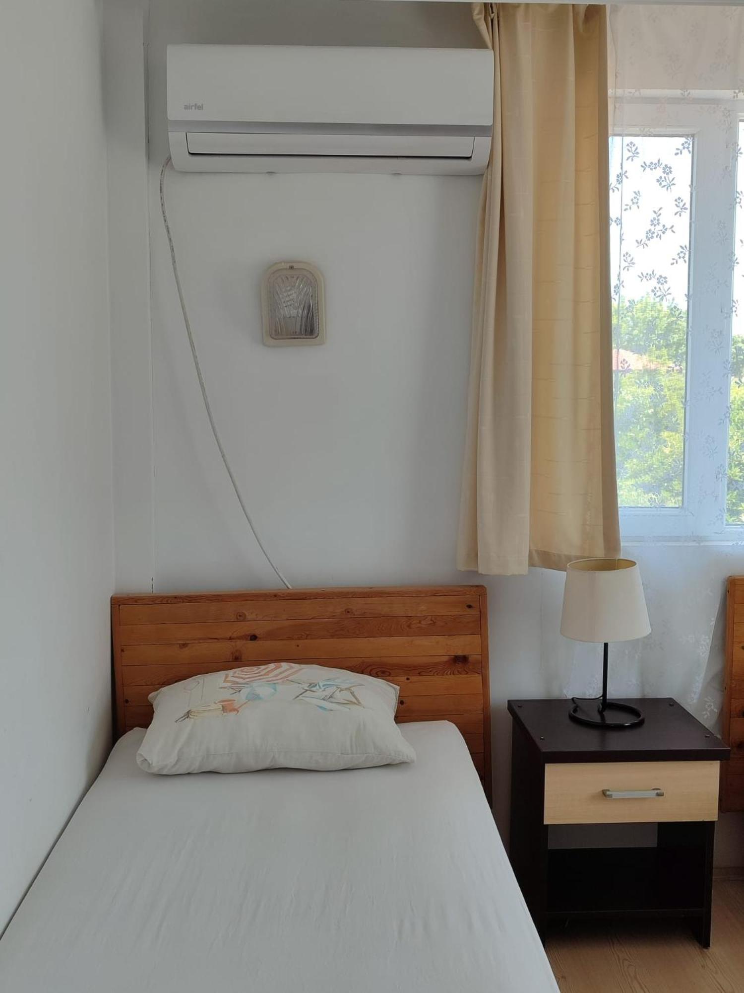 Flora Pansiyon Çıralı Apartamento Kemer Exterior foto